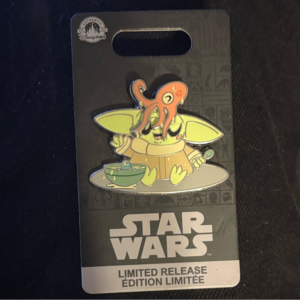 Disney Star Wars Limited Release Pin - Green and Orange